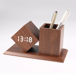 Horloge Réveil Numérique En Bois Avec Porte-Stylo – Contrôle Vocal, LED, 3 Alarmes, Double Alimentation - Marron