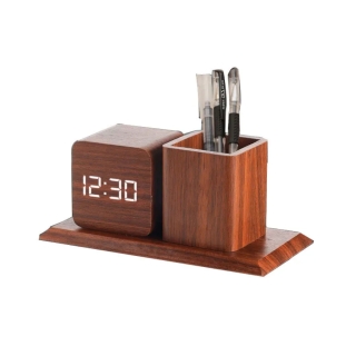 Horloge Réveil Numérique Marron En Bois Avec Porte-Stylo – Contrôle Vocal, LED, 3 Alarmes, Double Alimentation