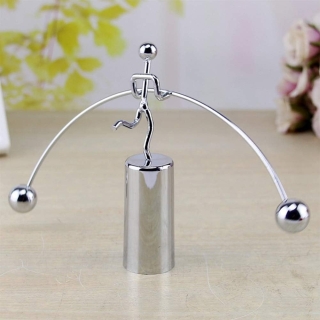 Jouet de Physique Équilibriste – Balance Newton Décorative en Mouvement Perpétuel