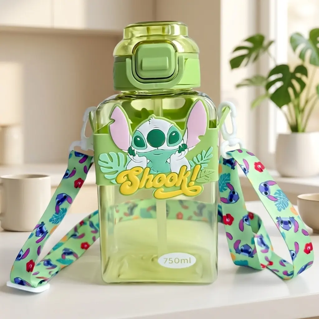 Gourde Stitch 750 ml en PVC avec Bandoulière – Bouteille d’Eau Enfant avec Sangle de Transport - Vert